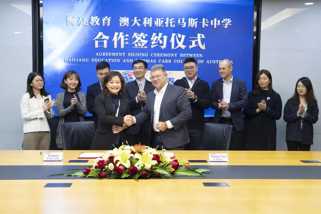 1551403140307692gL29.jpg 1.jpg